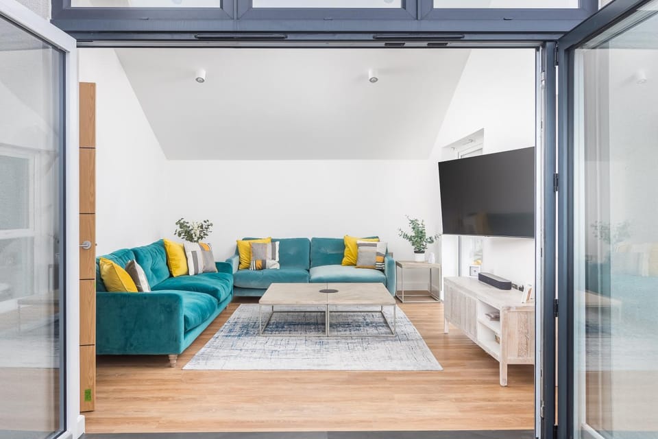 TV and multimedia, Living room, Seating area