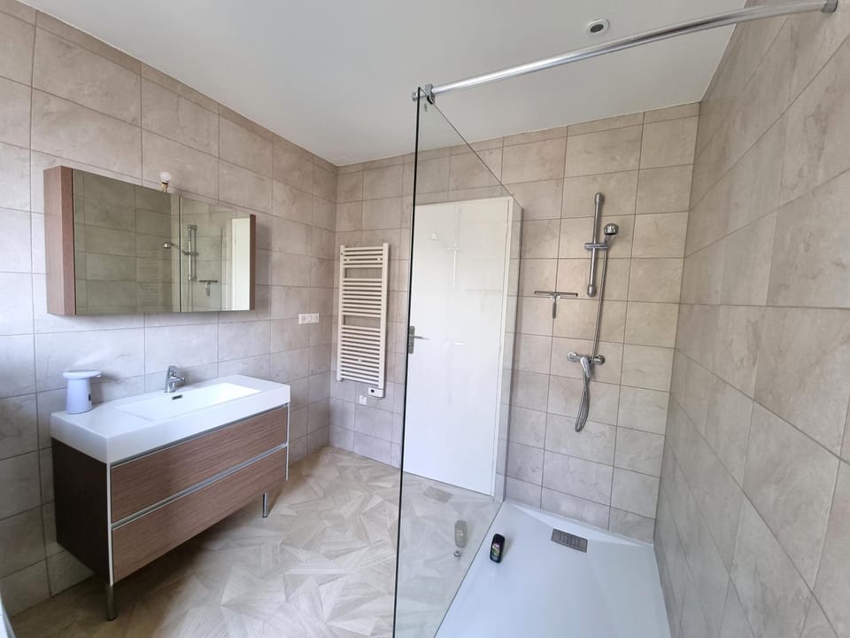 Bel appartement 2 chambres climatisé centre ville Apartment in Nice