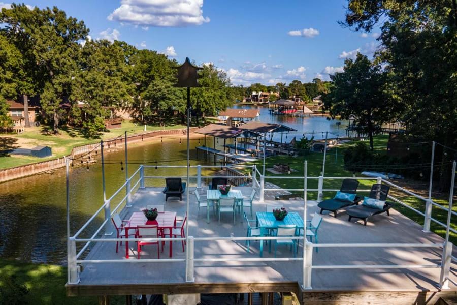 The Susser Estate with Dock Hot Tub Game Room House in Cedar Creek Reservoir