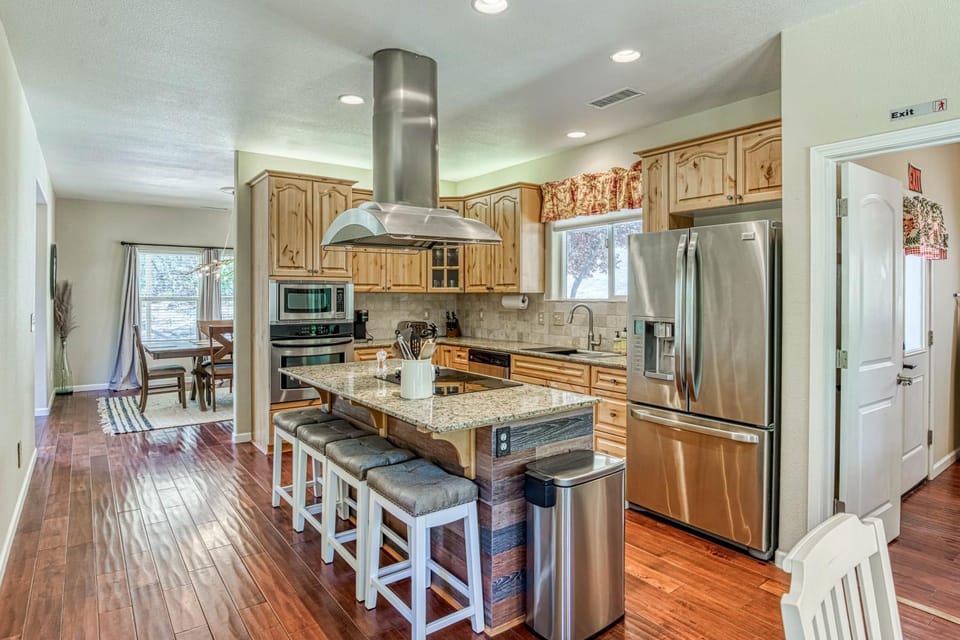 Wooded Bliss House in Bootjack