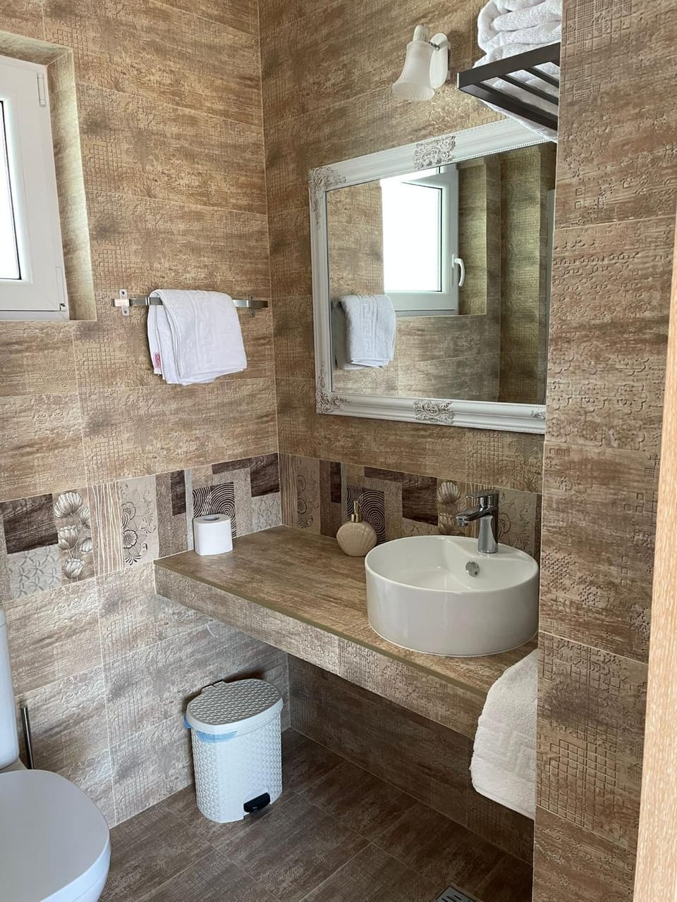 Larimar Bed and Breakfast in Constanța County