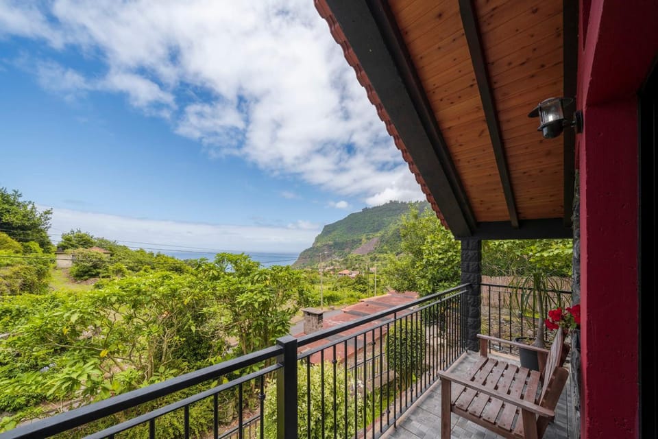 Balcony/Terrace, Mountain view