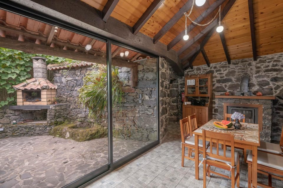 BBQ facilities, Dining area