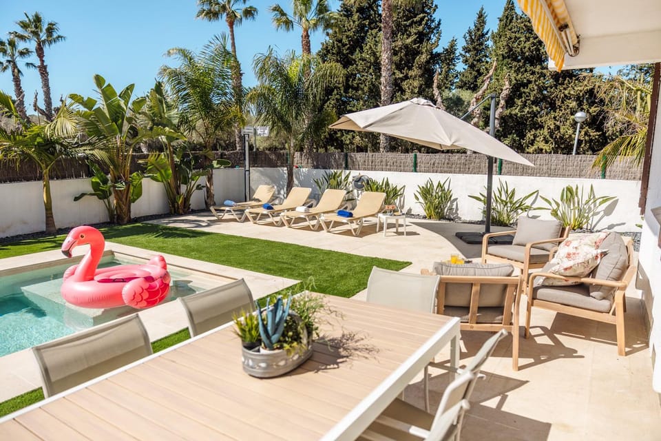 GRAND VILLA SALOU ONLy FAMILIES Villa in Salou