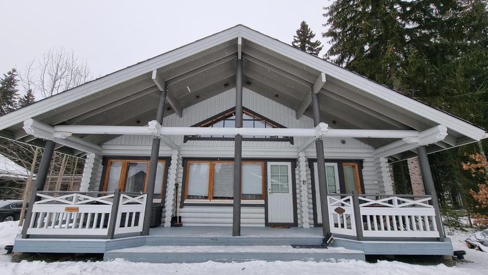 Property building, Day, Winter