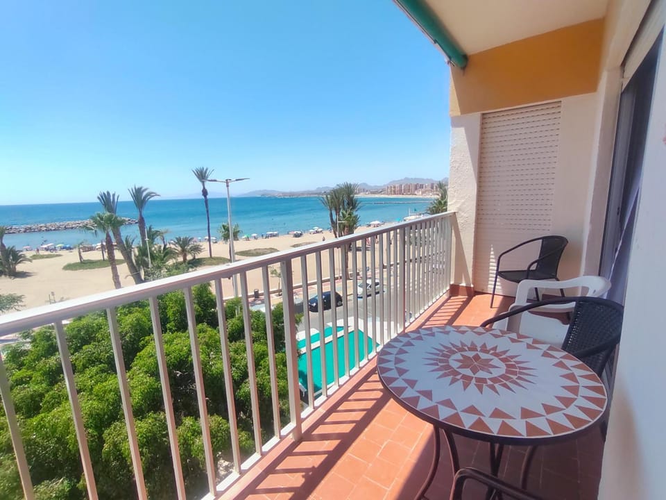 Property building, Off site, View (from property/room), Balcony/Terrace, Dining area, Sea view