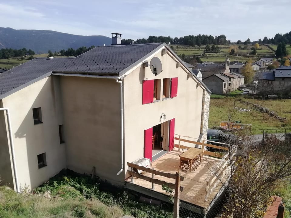 Maison de montagne dans charmant village du Capcir House in Catalonia