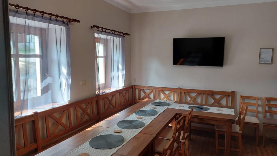 Communal lounge/ TV room, Communal kitchen