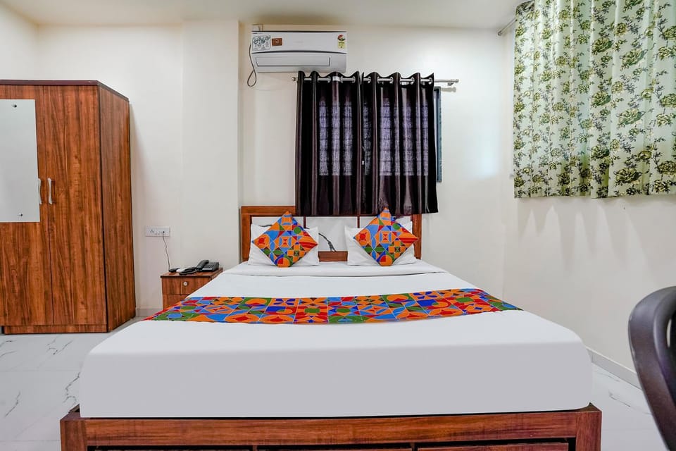 Bed, Bedroom, wardrobe, air conditioner