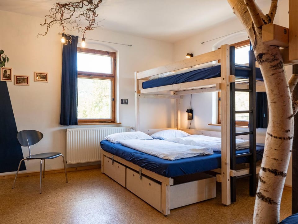 Bed, Photo of the whole room, bunk bed