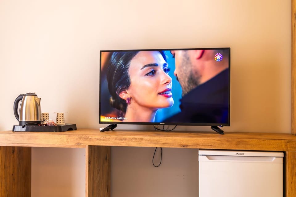 TV and multimedia, Coffee/tea facilities, minibar