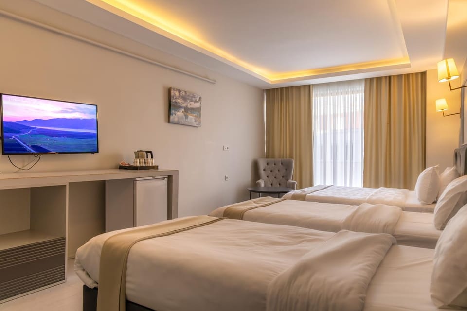 TV and multimedia, Photo of the whole room, Bedroom
