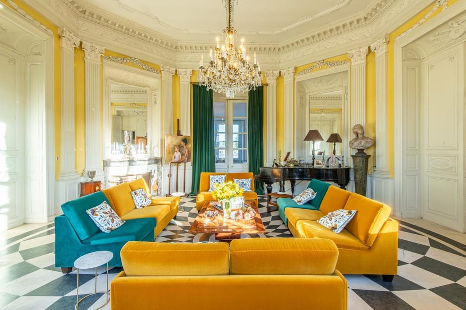 Living room, Seating area