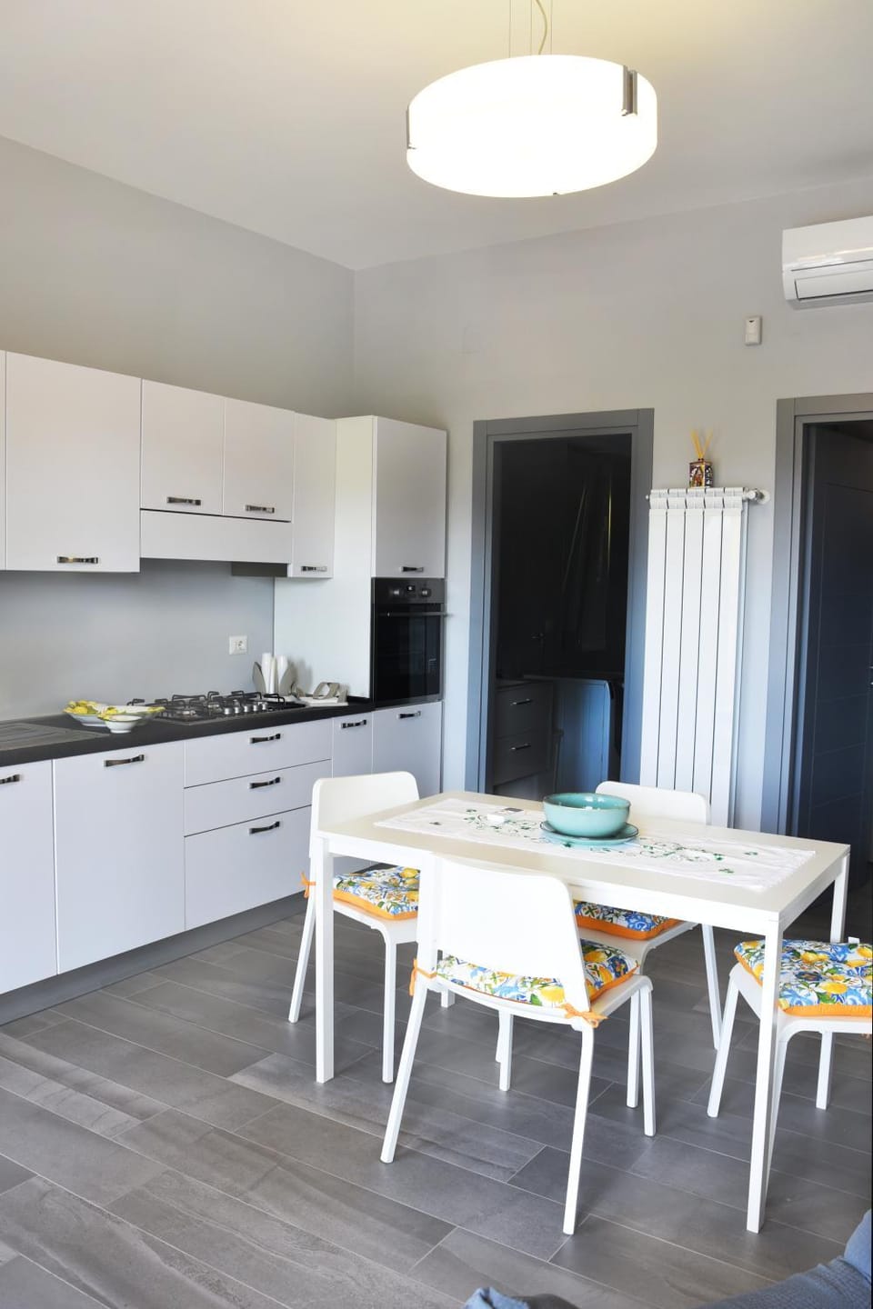 AA Residence - free private parking Apartment in Campania