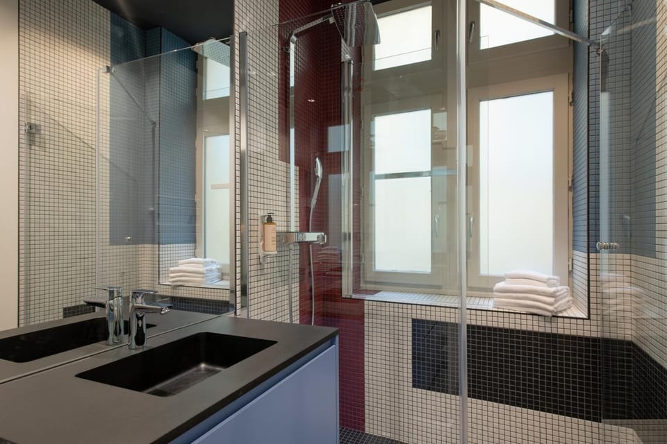 Shower, Bathroom, towels