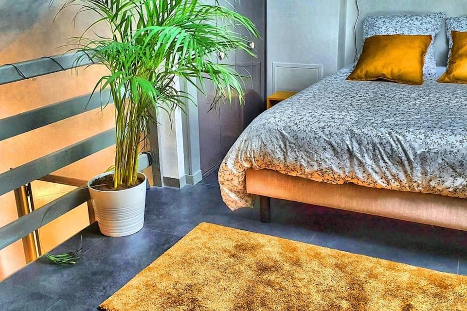 Bed, Bedroom