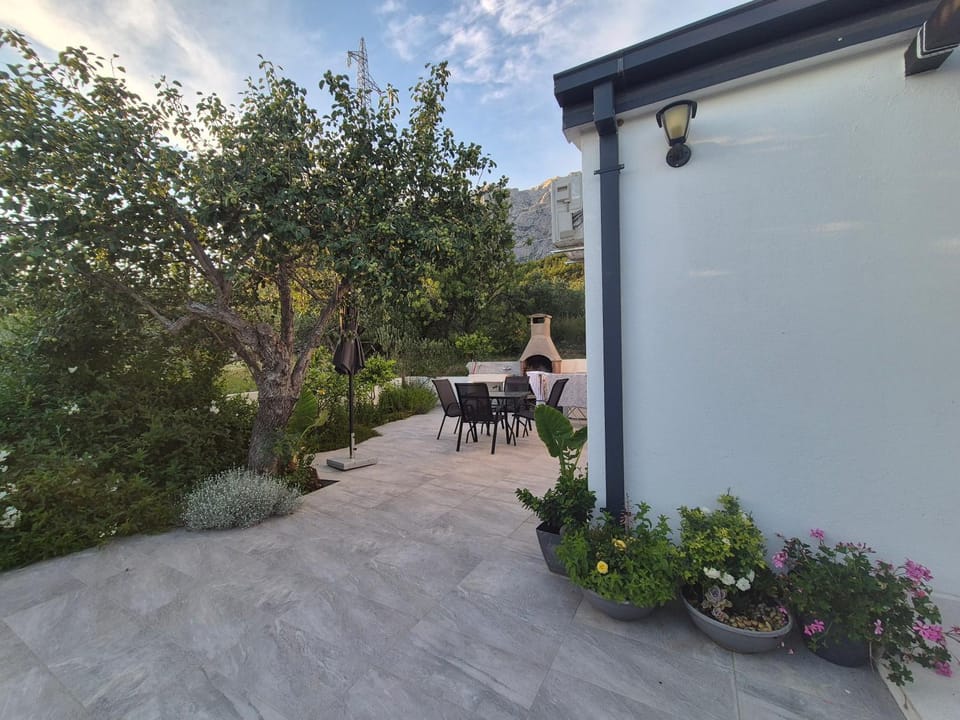 Olive Lounge House House in Makarska
