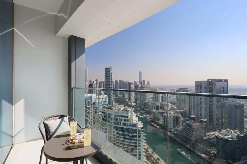 View (from property/room), Balcony/Terrace, City view