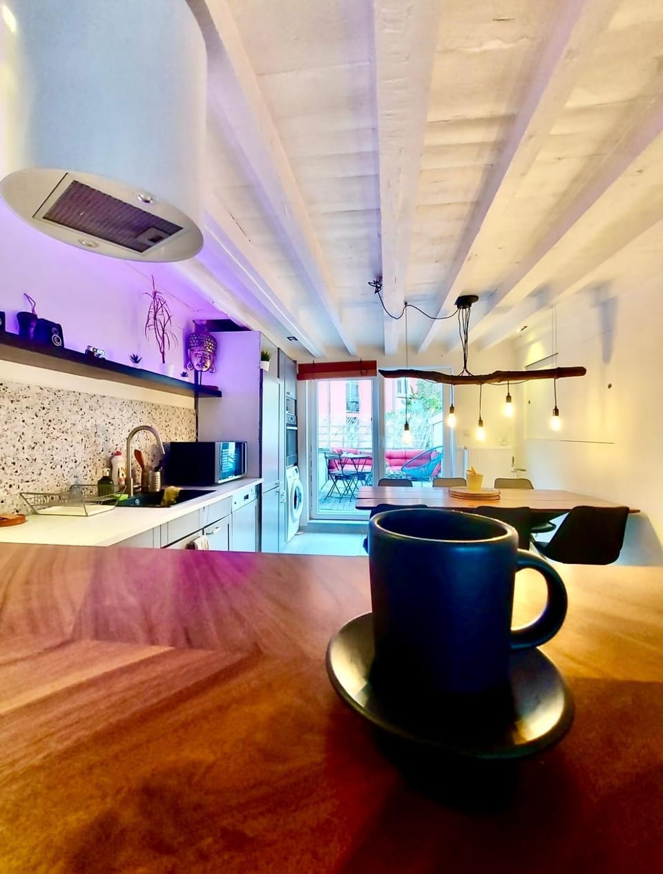 Coffee/tea facilities, Kitchen or kitchenette, Dining area