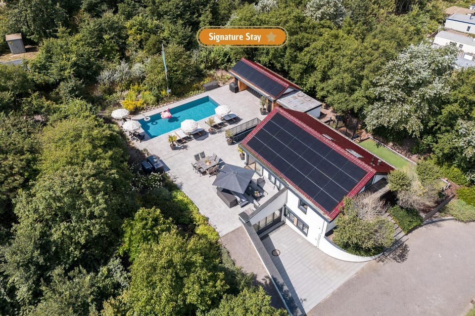 Bird's eye view, Swimming pool, sunbed