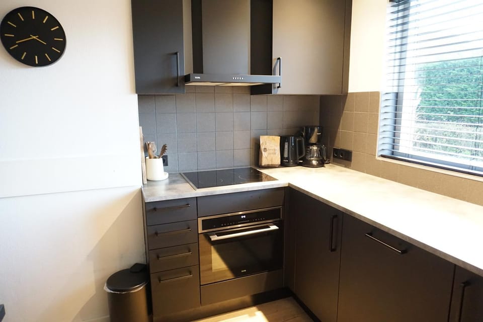 oven, kitchen