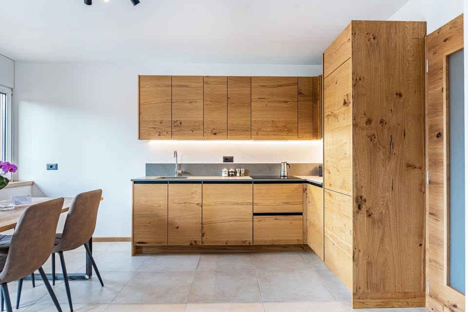 Kitchen or kitchenette, Living room