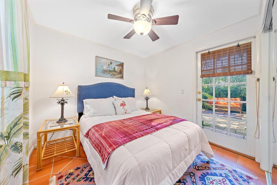 Flamingo Casita - Wander through a Garden Hideaway with Shared Pool House in West Palm Beach