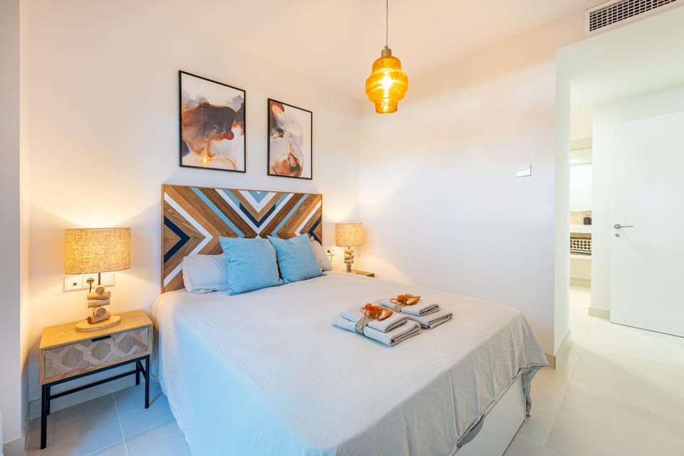 797 HOLIDAY RENTALS - Lujoso apartamento para 6 con jacuzzi en Higueron Apartment in Costa del Sol