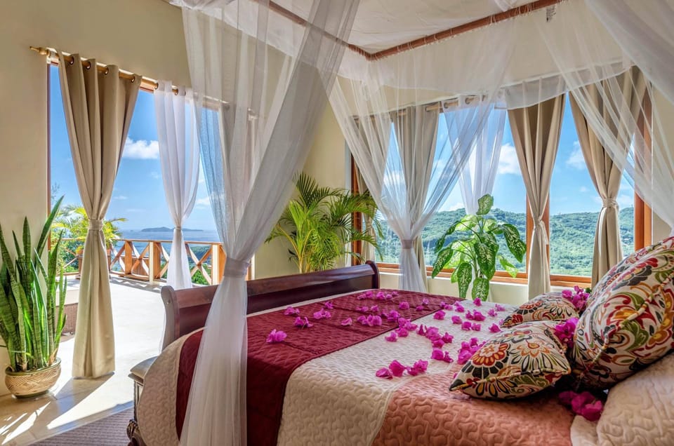 Bedroom, Mountain view