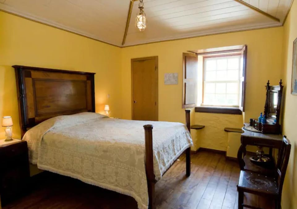 Bed, Photo of the whole room, Bedroom, hair dresser