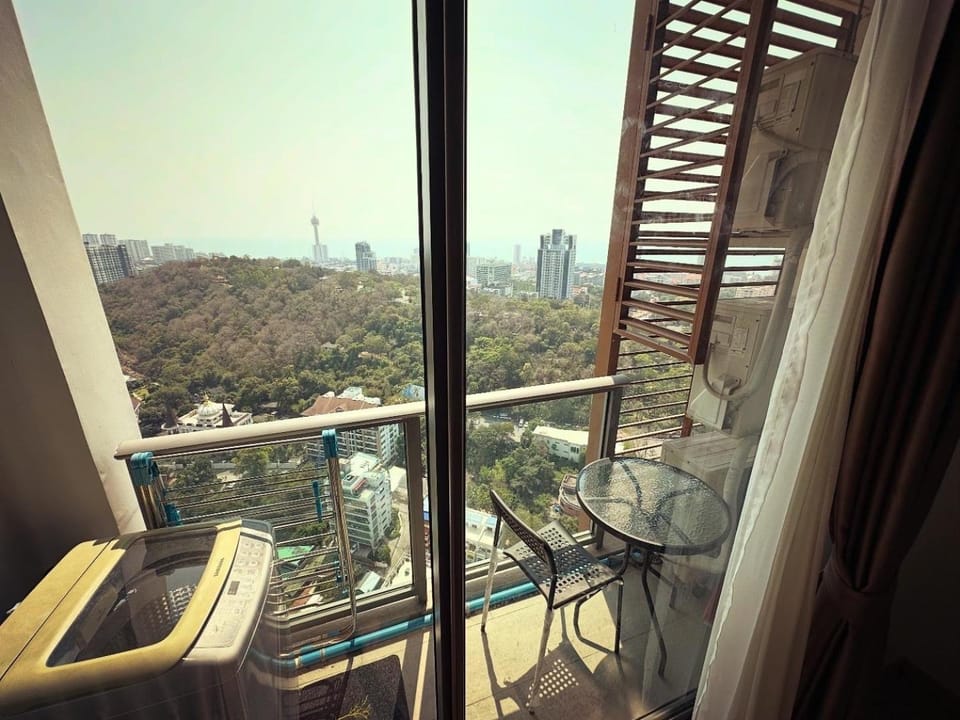 Balcony/Terrace, Mountain view
