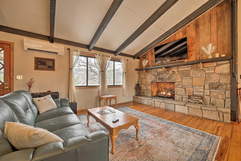 'Stonewood Lodge' Couples Retreat in Glenville! House in Lake Glenville
