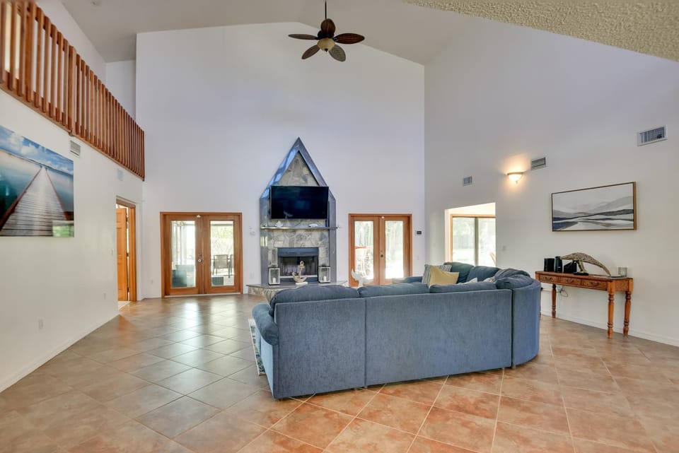 Lovely Palm Coast Retreat w/ Outdoor Kitchen House in Palm Coast