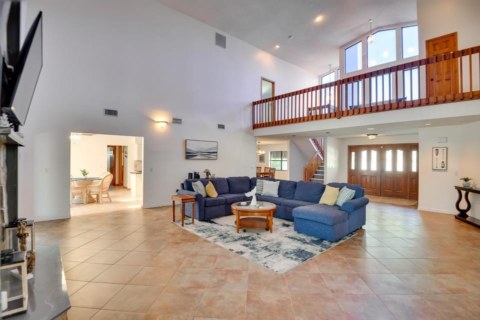 Lovely Palm Coast Retreat w/ Outdoor Kitchen House in Palm Coast