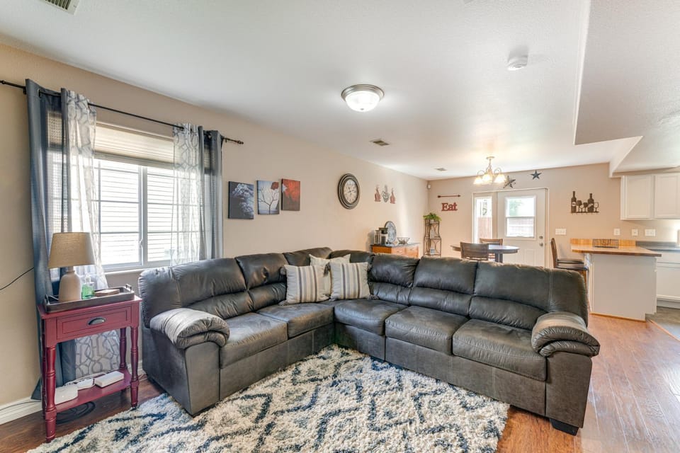 Inviting Cheyenne Townhome ~ 4 Mi to Downtown House in Cheyenne