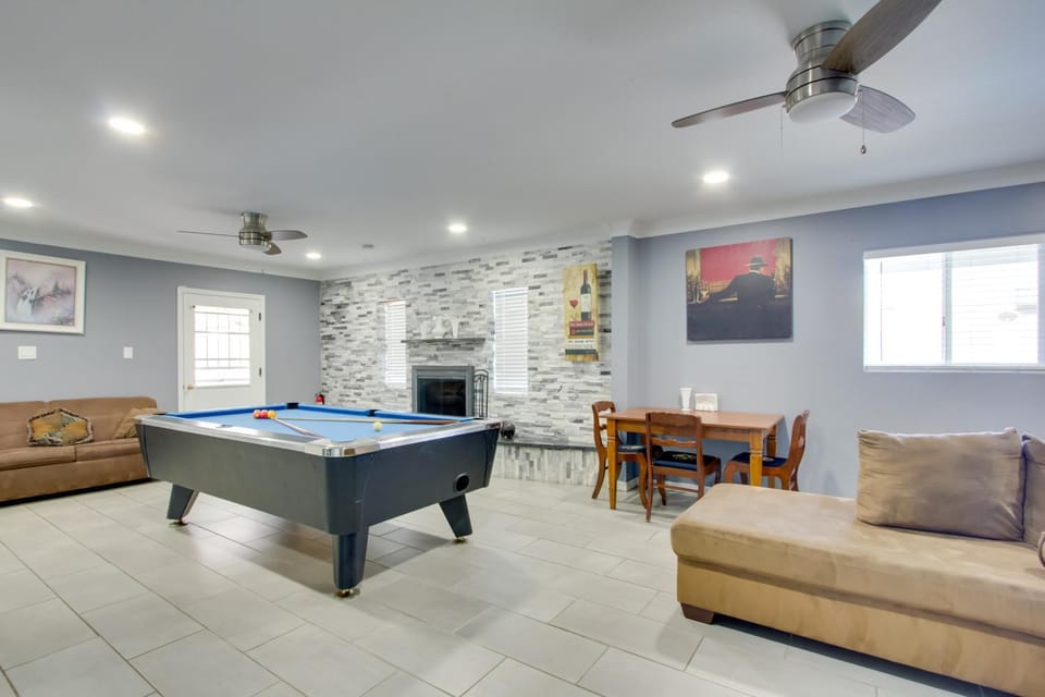Ultimate Phoenix Group Getaway: Patio + Pool! House in Phoenix