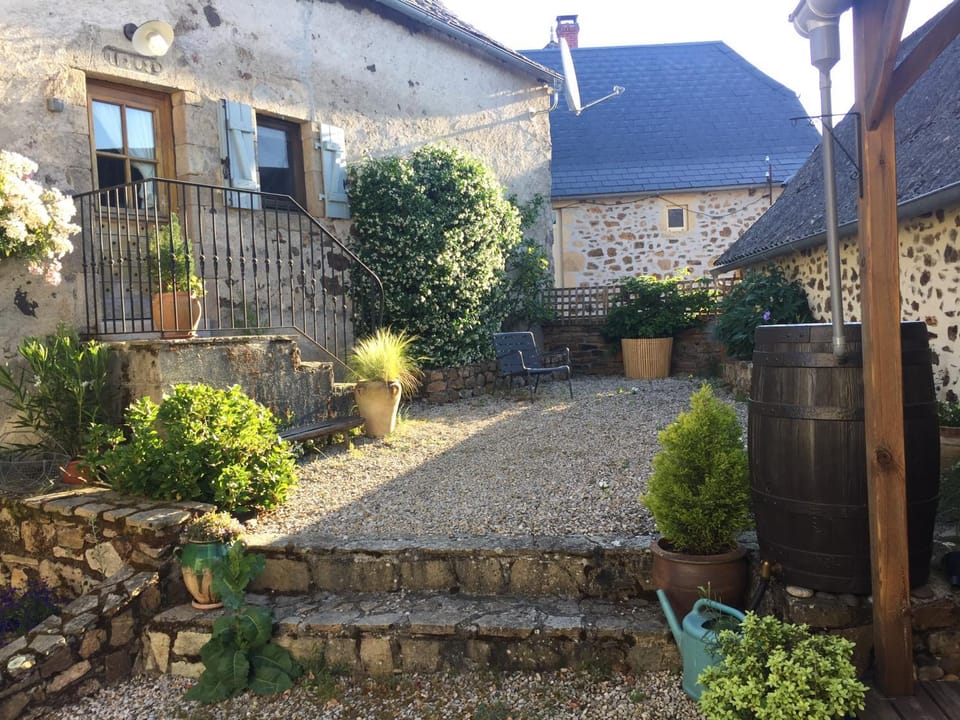 Gîte Maison Maitri House in Nouvelle-Aquitaine