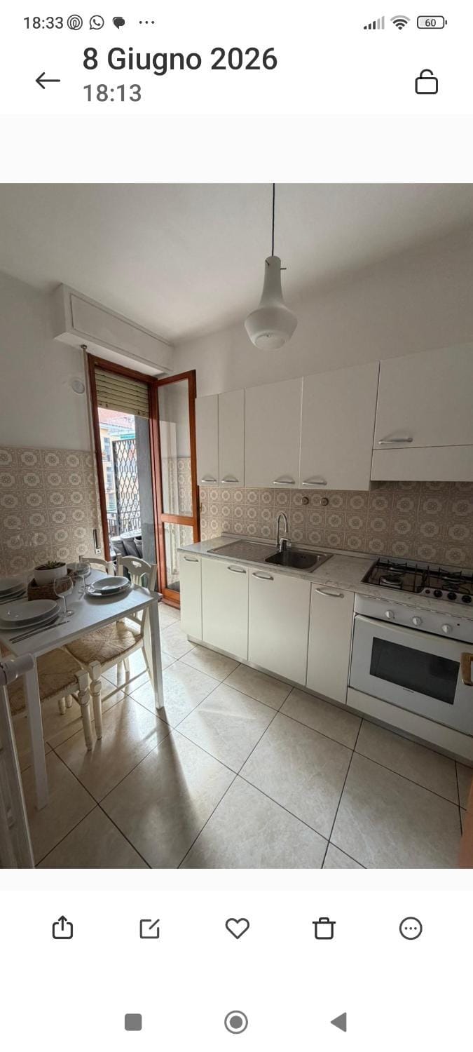 Garden view, Landmark view, Mountain view, Quiet street view, microwave, oven, kitchen