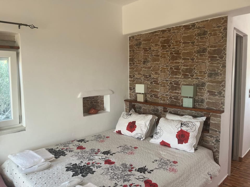Countryside Retreat 2 Apartment in Naxos, Naxos and Lesser Cyclades, Greece