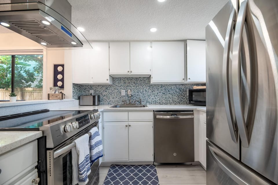 Kitchen or kitchenette, dishwasher, minibar, pet friendly, stove, toaster