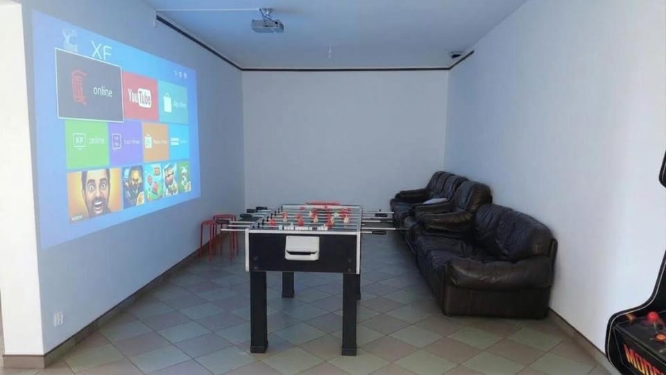 TV and multimedia, Seating area, Evening entertainment