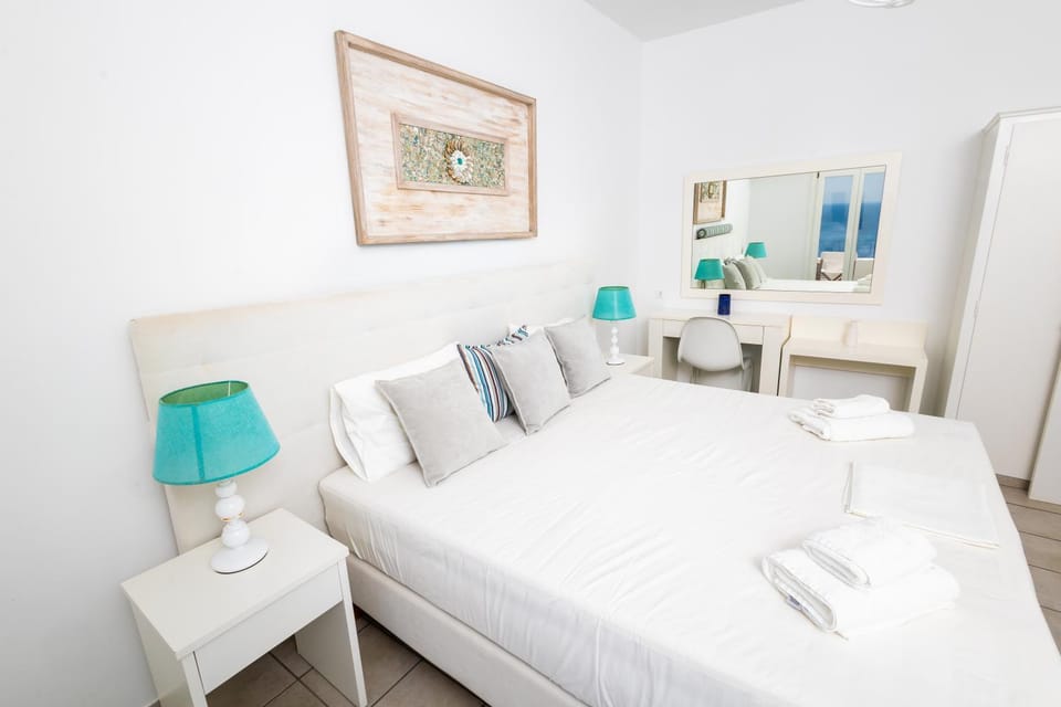 Paradise Place Sifnos Apartment in Milos