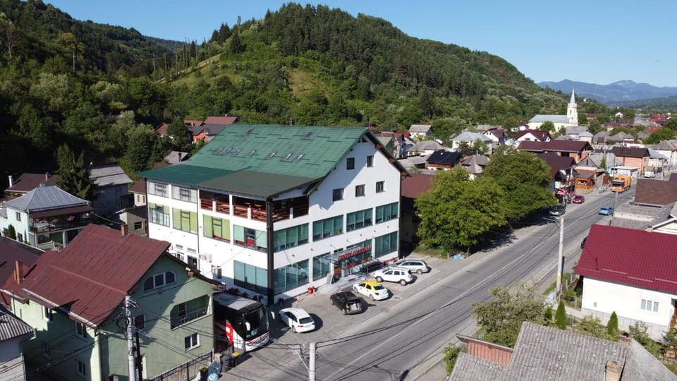 Neighbourhood, Bird's eye view, Street view