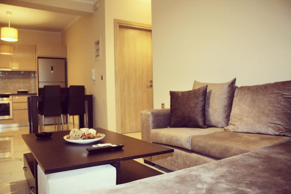 Living room, Seating area, Dining area, kitchen