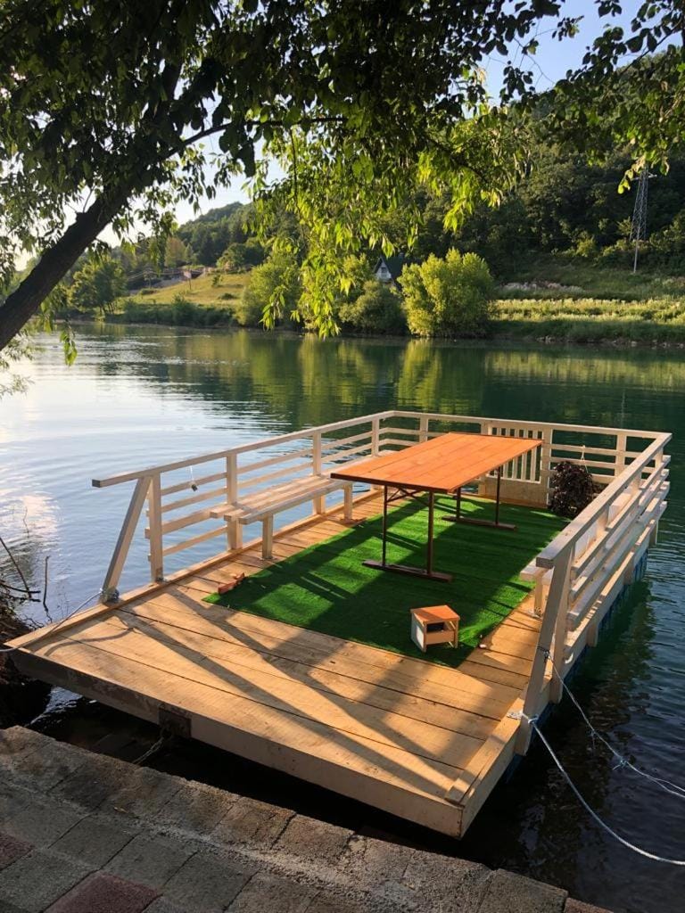 Riverside Resort Una Villa in Lika-Senj County