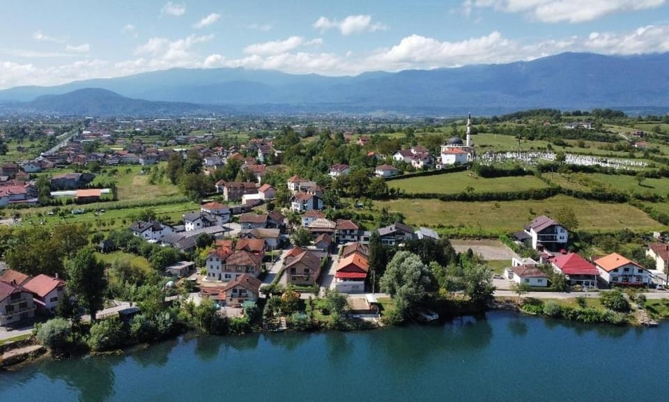 Riverside Resort Una Villa in Lika-Senj County