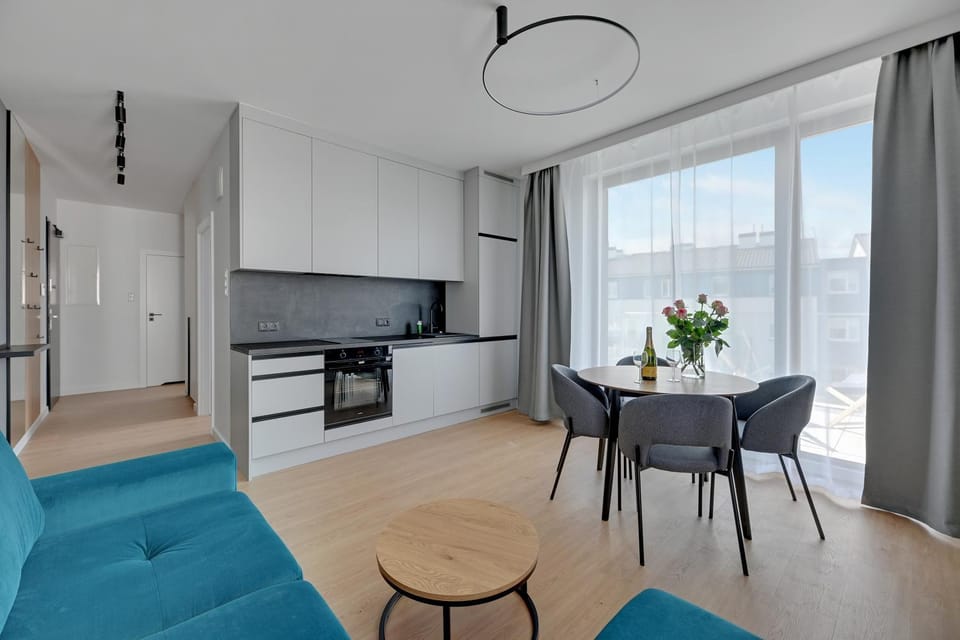 Kitchen or kitchenette, Living room, Seating area, Dining area