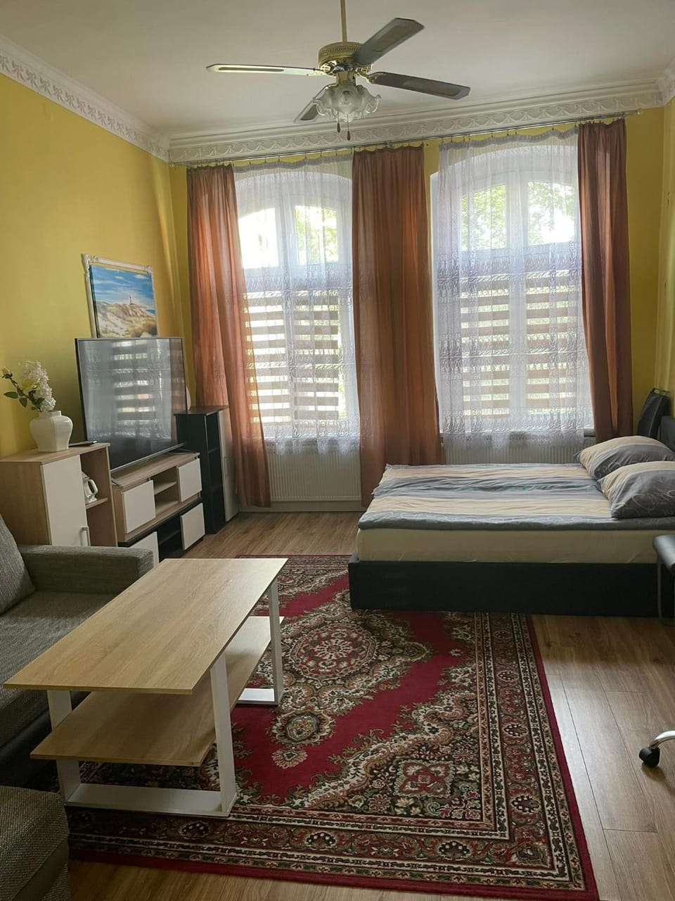 Bed, Photo of the whole room