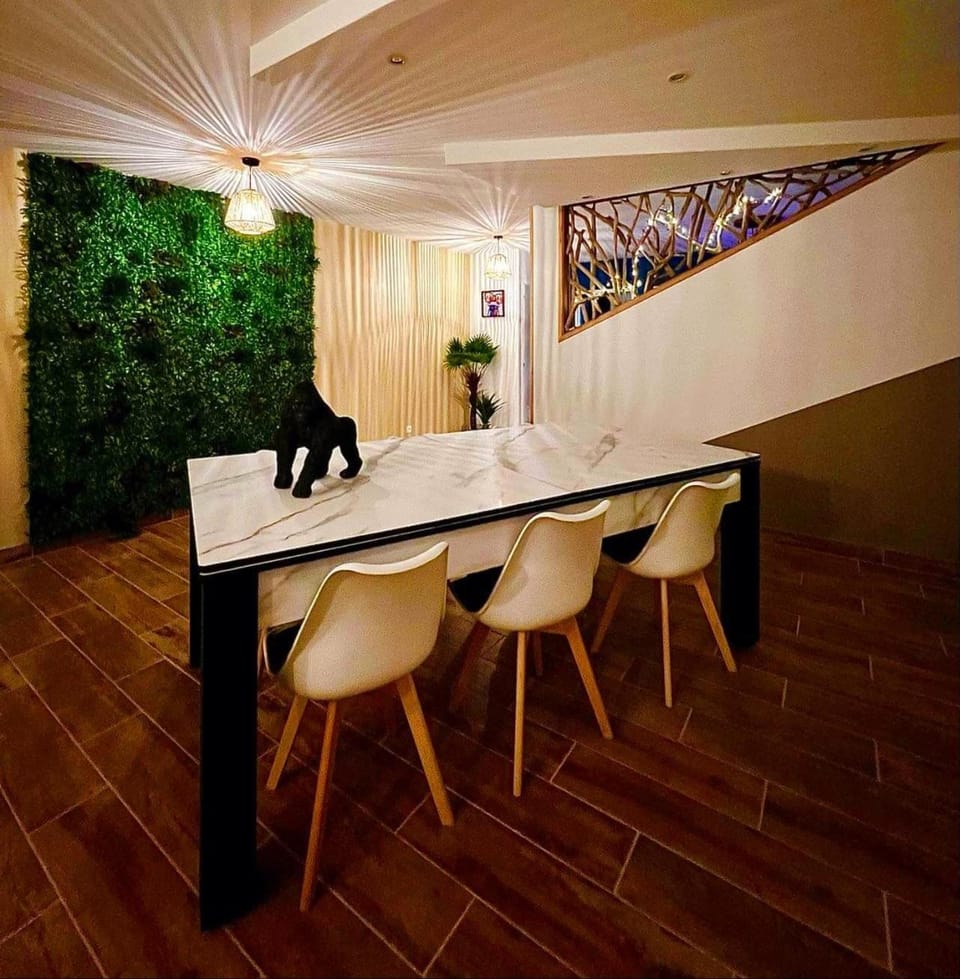 A Fleur de Spa : Maison chaleureuse avec spa privatif et billard. House in Hauts-de-France