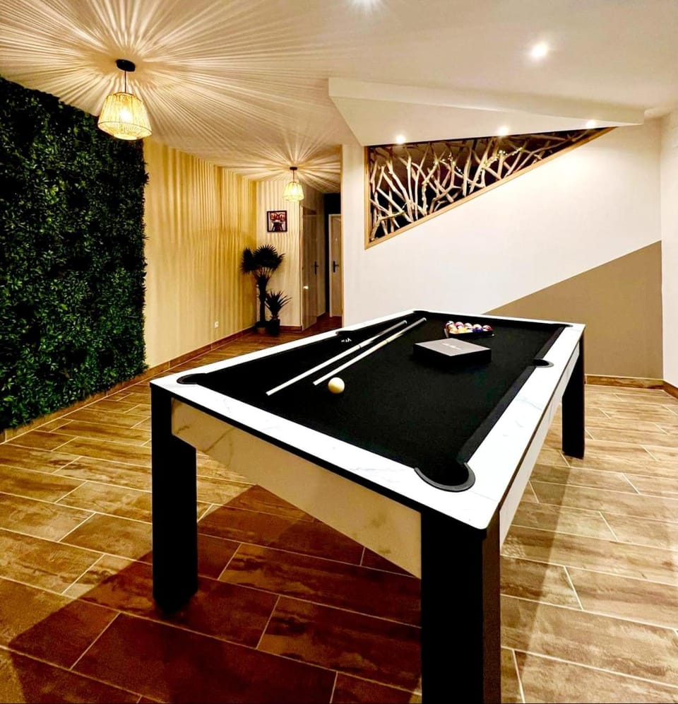 A Fleur de Spa : Maison chaleureuse avec spa privatif et billard. House in Hauts-de-France
